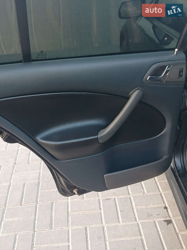 Ліфтбек Skoda Octavia 2001 в Дніпрі