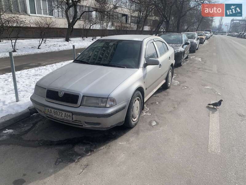 Лифтбек Skoda Octavia 2000 в 