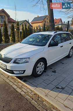 Універсал Skoda Octavia 2015 в Дрогобичі