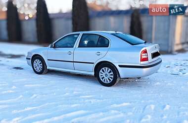 Лифтбек Skoda Octavia 2004 в Сарнах