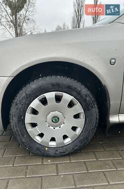 Лифтбек Skoda Octavia 2009 в 