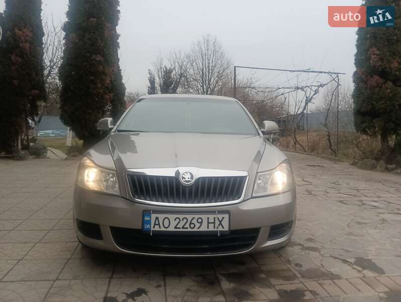 Лифтбек Skoda Octavia 2009 в 