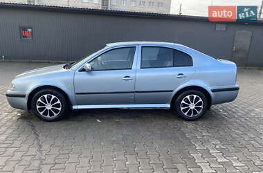 Лифтбек Skoda Octavia 2003 в 