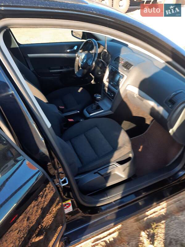 Универсал Skoda Octavia 2012 в Вараше