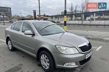 Лифтбек Skoda Octavia 2012 в 
