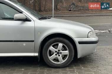 Ліфтбек Skoda Octavia 2004 в 