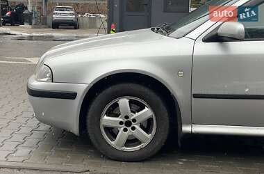 Ліфтбек Skoda Octavia 2004 в 