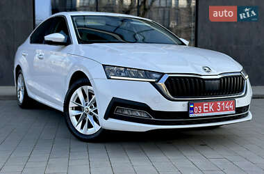 Лифтбек Skoda Octavia 2021 в Ужгороде