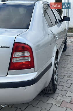 Лифтбек Skoda Octavia 2006 в Теофиполе