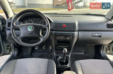 Ліфтбек Skoda Octavia 2003 в 