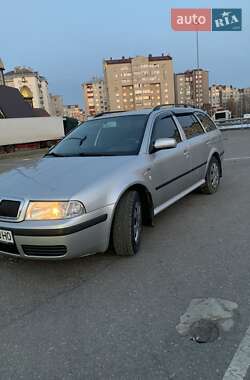 Універсал Skoda Octavia 2003 в Надвірній