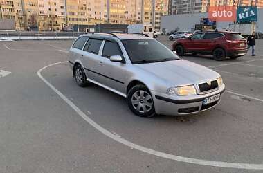 Універсал Skoda Octavia 2003 в Надвірній