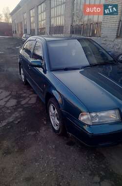 Ліфтбек Skoda Octavia 1999 в Смілі