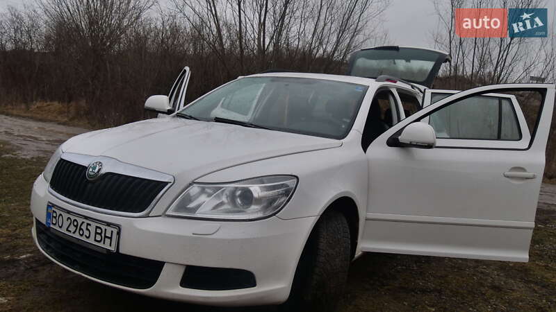 Універсал Skoda Octavia 2011 в Бережанах