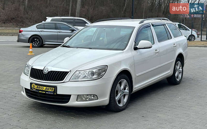 Універсал Skoda Octavia 2012 в Чернівцях