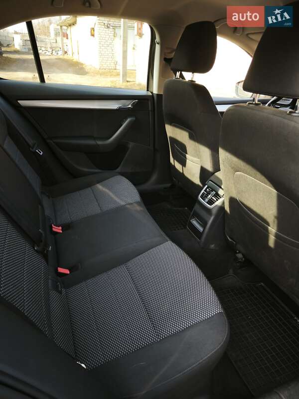 Універсал Skoda Octavia 2014 в Харкові