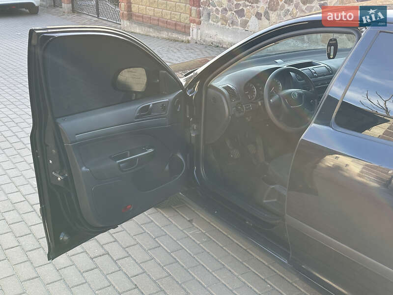 Лифтбек Skoda Octavia 2010 в Ровно