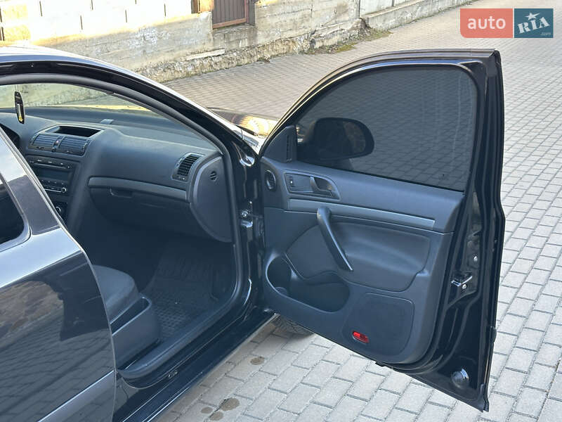 Лифтбек Skoda Octavia 2010 в Ровно