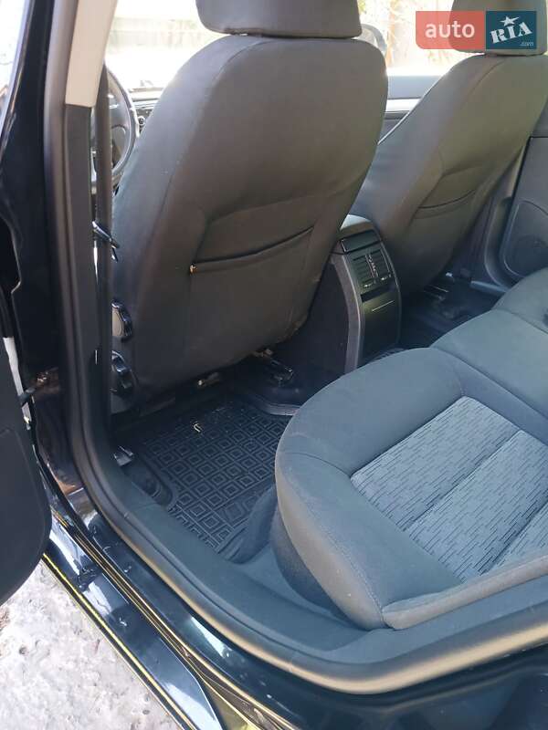 Универсал Skoda Octavia 2009 в Ужгороде