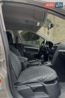 Лифтбек Skoda Octavia 2012 в 