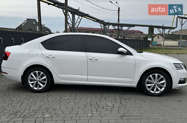Ліфтбек Skoda Octavia 2017 в 