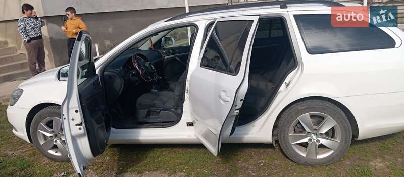 Универсал Skoda Octavia 2011 в Виноградове
