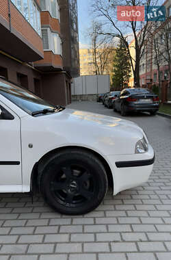 Лифтбек Skoda Octavia 2009 в 