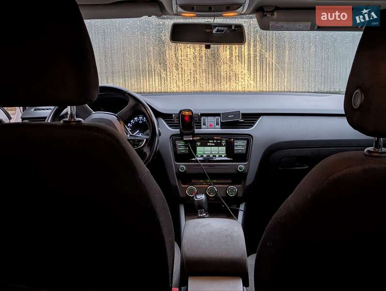 Універсал Skoda Octavia 2015 в Ужгороді