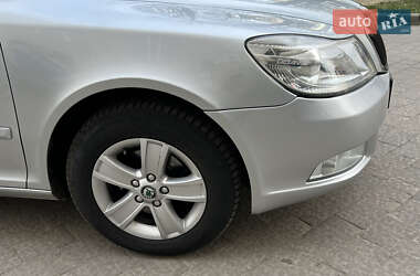 Лифтбек Skoda Octavia 2011 в 