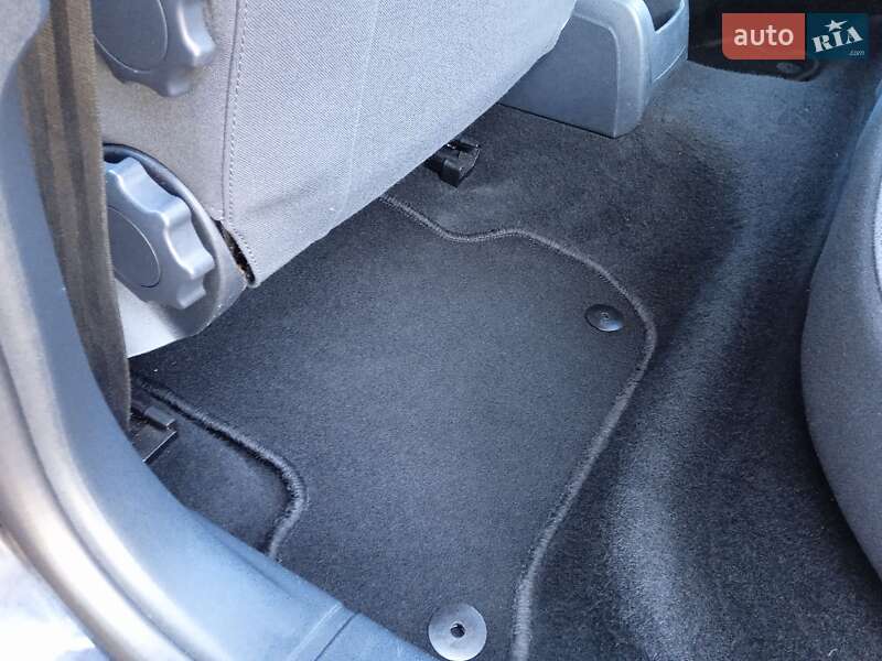 Универсал Skoda Octavia 2005 в Остроге