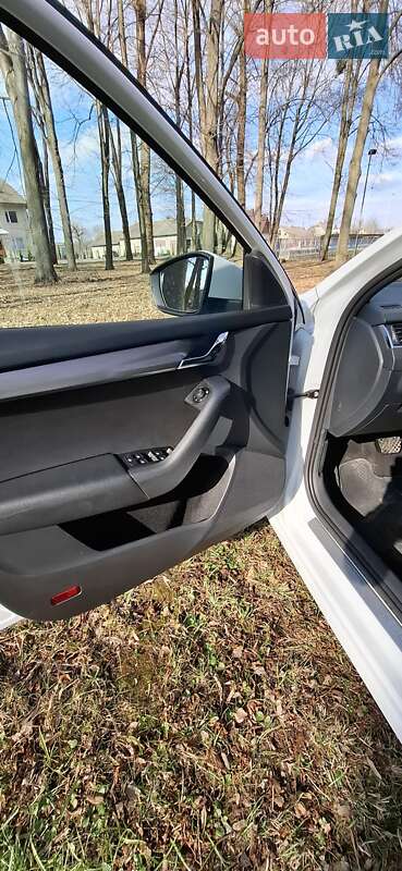 Универсал Skoda Octavia 2020 в Тернополе фото 20 Универсал Skoda Octavia 2020 в Тернополе