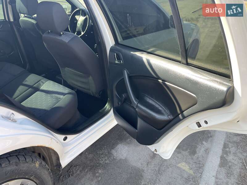 Универсал Skoda Octavia 2005 в Лысянке