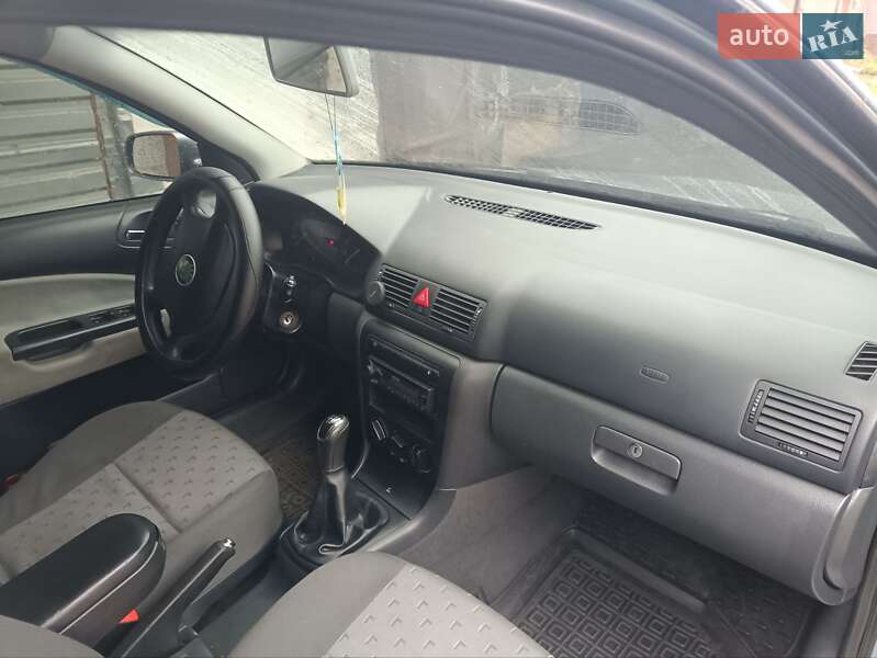 Универсал Skoda Octavia 2002 в Желтых Водах