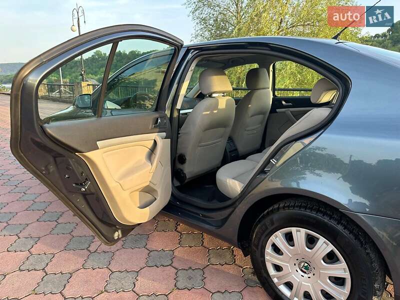 Лифтбек Skoda Octavia 2006 в Могилев-Подольске