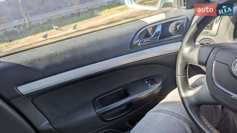 Універсал Skoda Octavia 2009 в Черкасах