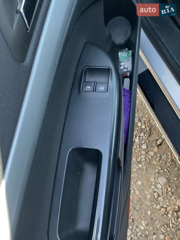 Універсал Skoda Octavia 2008 в Чернівцях