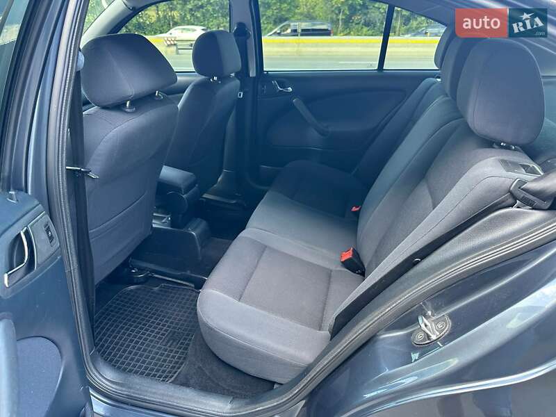 Лифтбек Skoda Octavia 2010 в Киеве