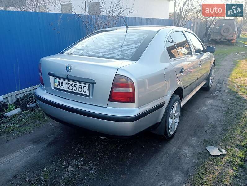 Ліфтбек Skoda Octavia 2000 в Прилуках