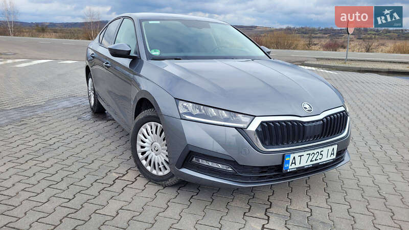 Ліфтбек Skoda Octavia 2023 в 