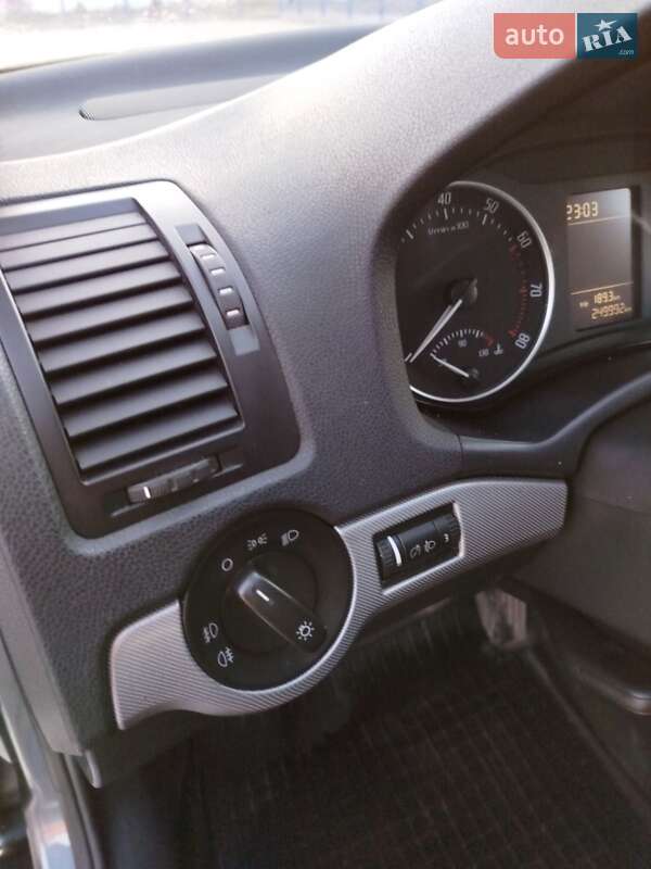 Универсал Skoda Octavia 2009 в Нововолынске