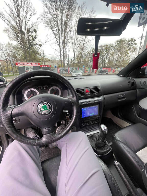 Ліфтбек Skoda Octavia 2003 в Києві