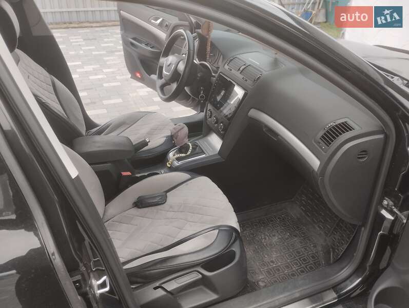 Лифтбек Skoda Octavia 2012 в Кропивницком