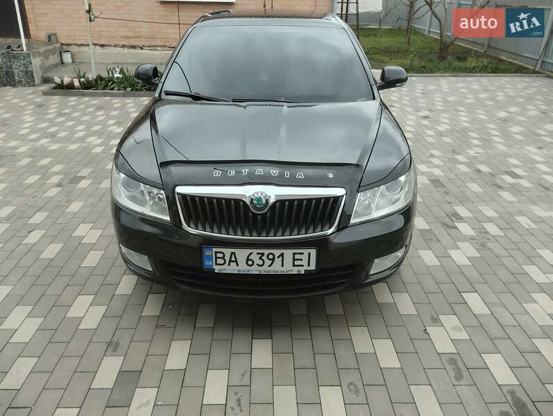 Лифтбек Skoda Octavia 2012 в Кропивницком