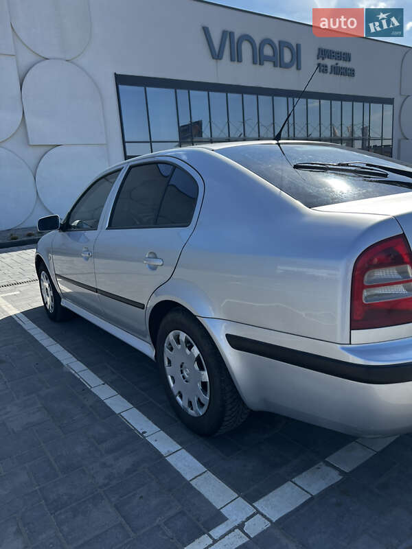 Лифтбек Skoda Octavia 2002 в Луцке
