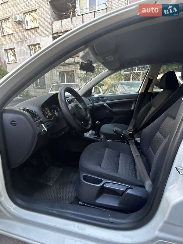 Лифтбек Skoda Octavia 2011 в Черкассах