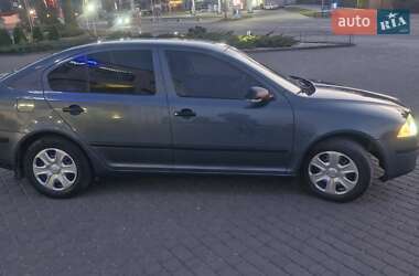 Лифтбек Skoda Octavia 2004 в 