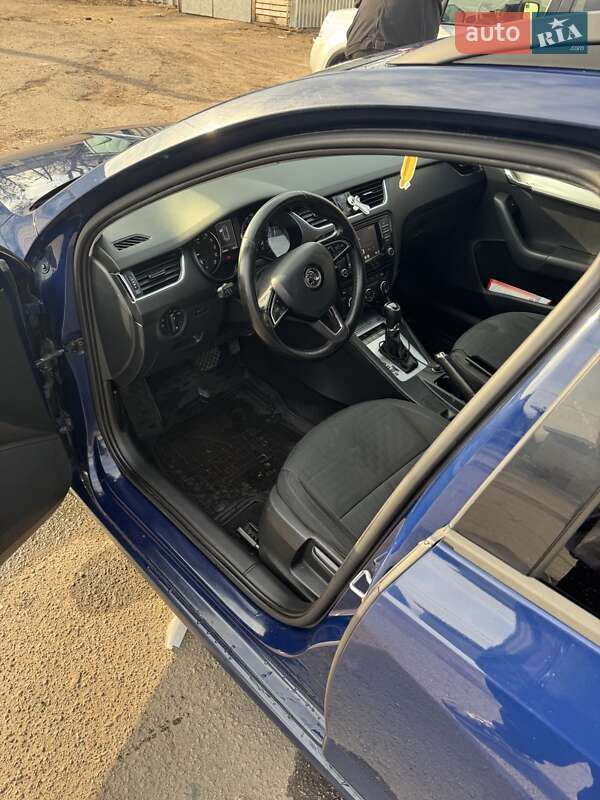 Універсал Skoda Octavia 2015 в Фастові