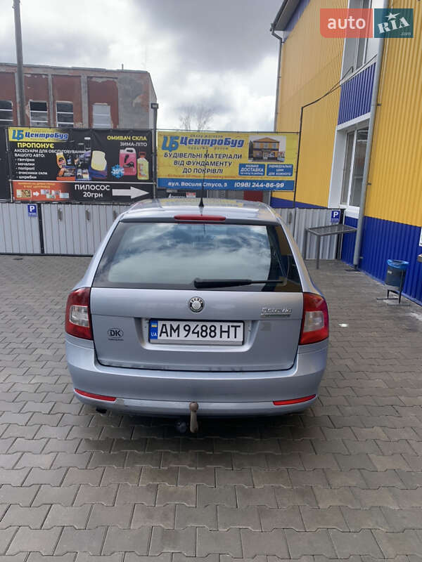 Універсал Skoda Octavia 2009 в Звягелі