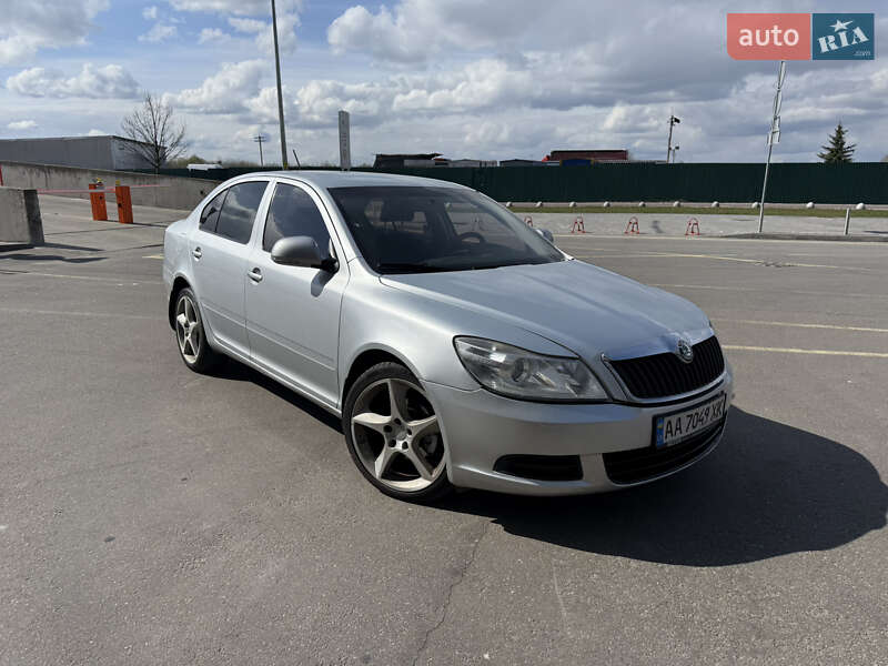 Лифтбек Skoda Octavia 2011 в 