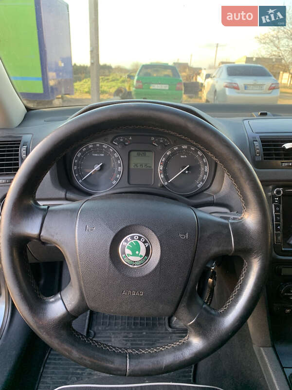 Ліфтбек Skoda Octavia 2006 в Новій Одесі